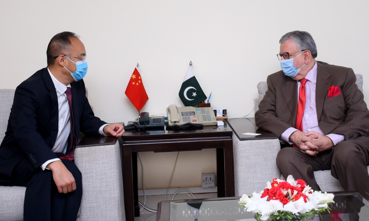 Minister Shaukar Tarin, Ambassador Nong pledge fast track implementation of CPEC projects